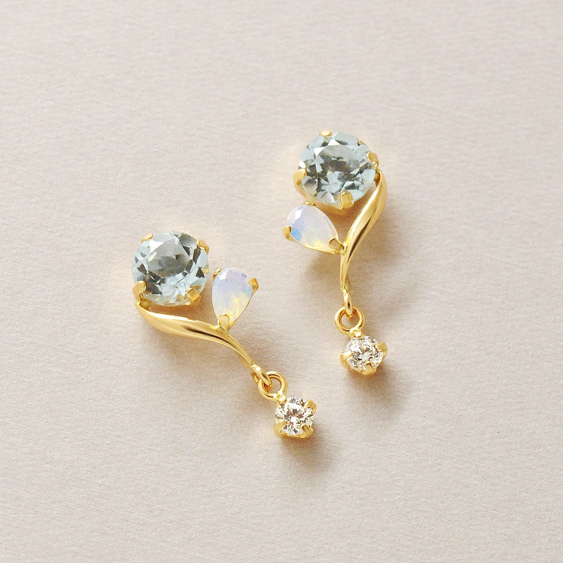 18K/10K Blue Topaz Twisted Line Swinging Earrings (Yellow Gold)