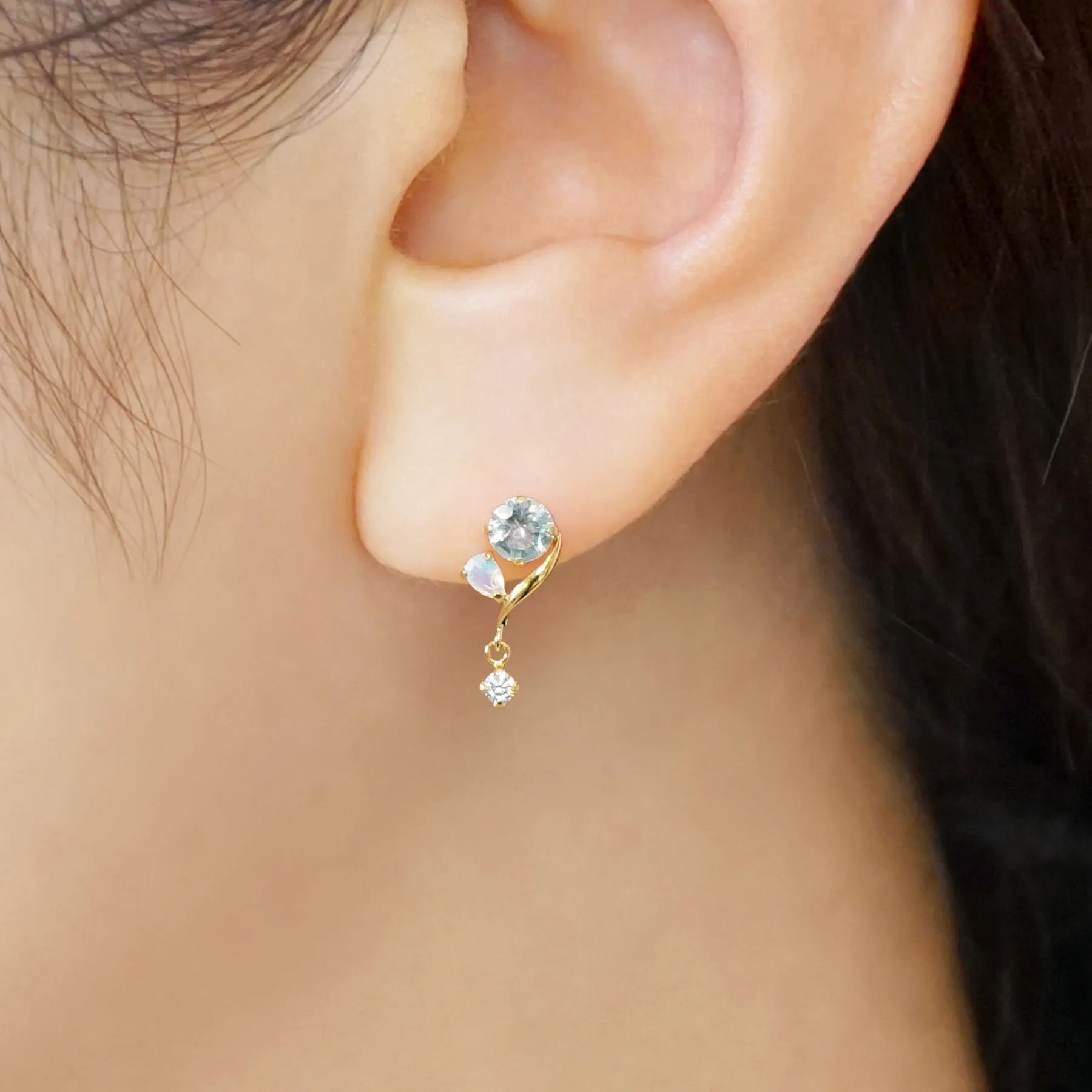 18K/10K Blue Topaz Twisted Line Swinging Earrings (Yellow Gold)