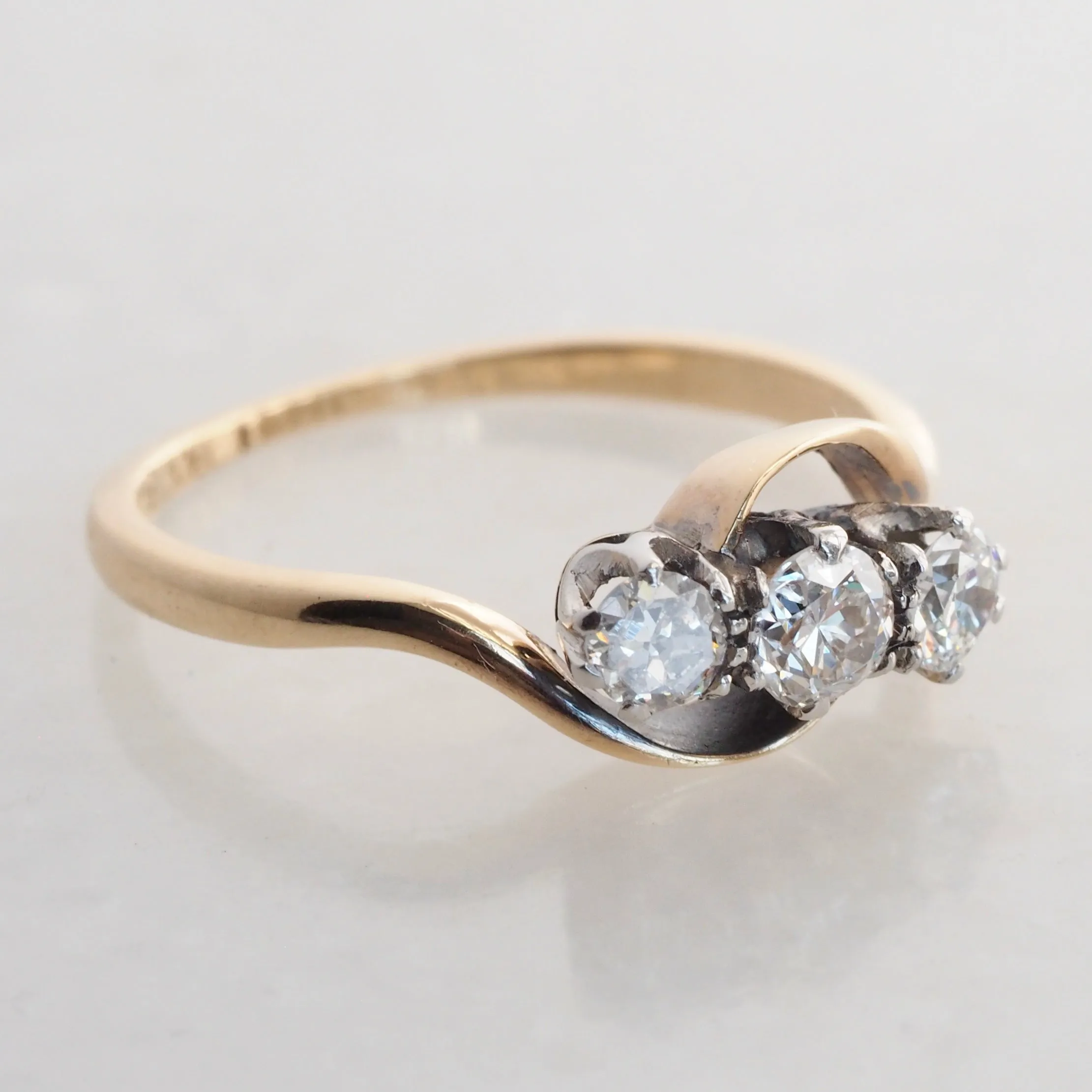Antique 18k Gold Platinum Old European Cut Diamond Trilogy Ring