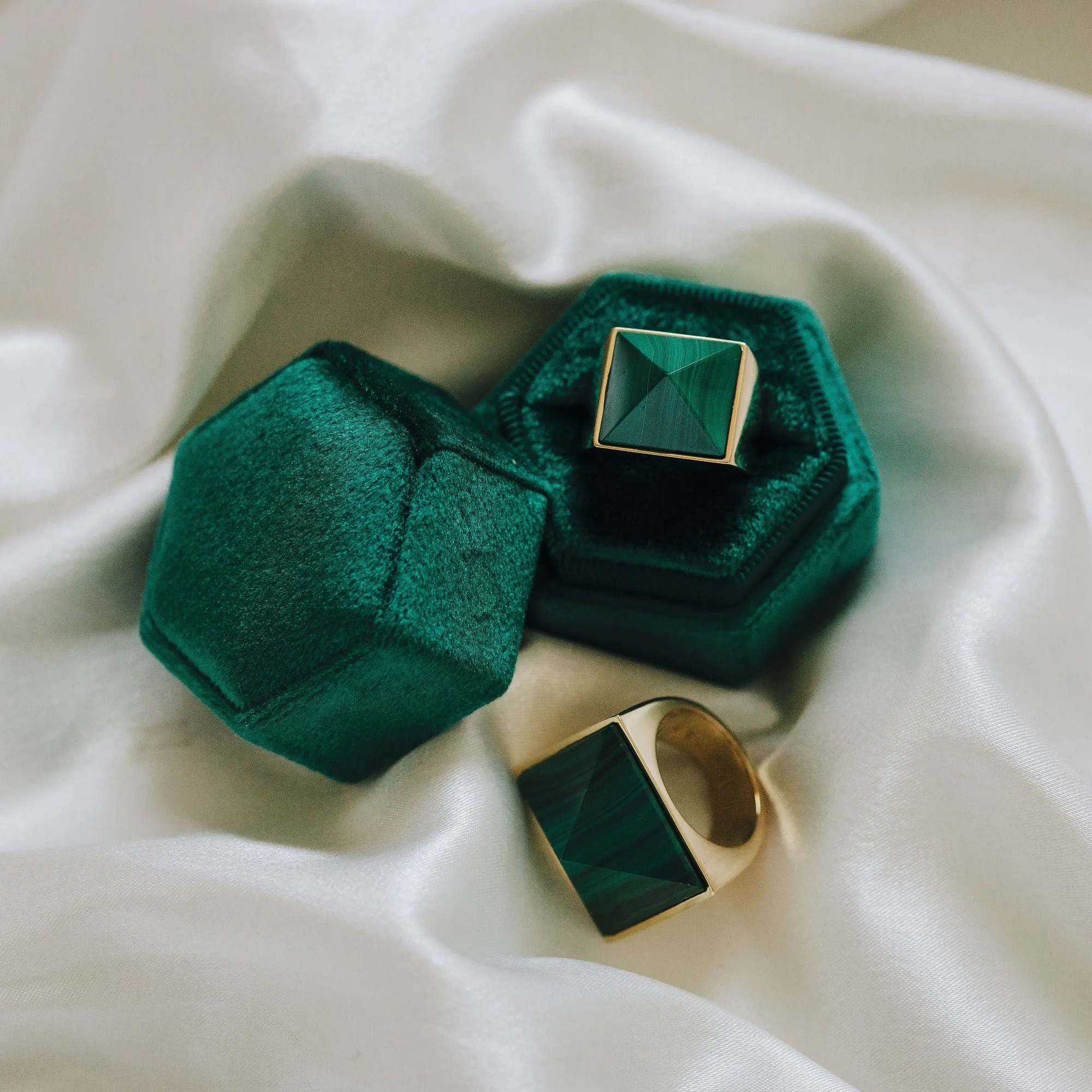 Pyramid Ring - Malachite Medium