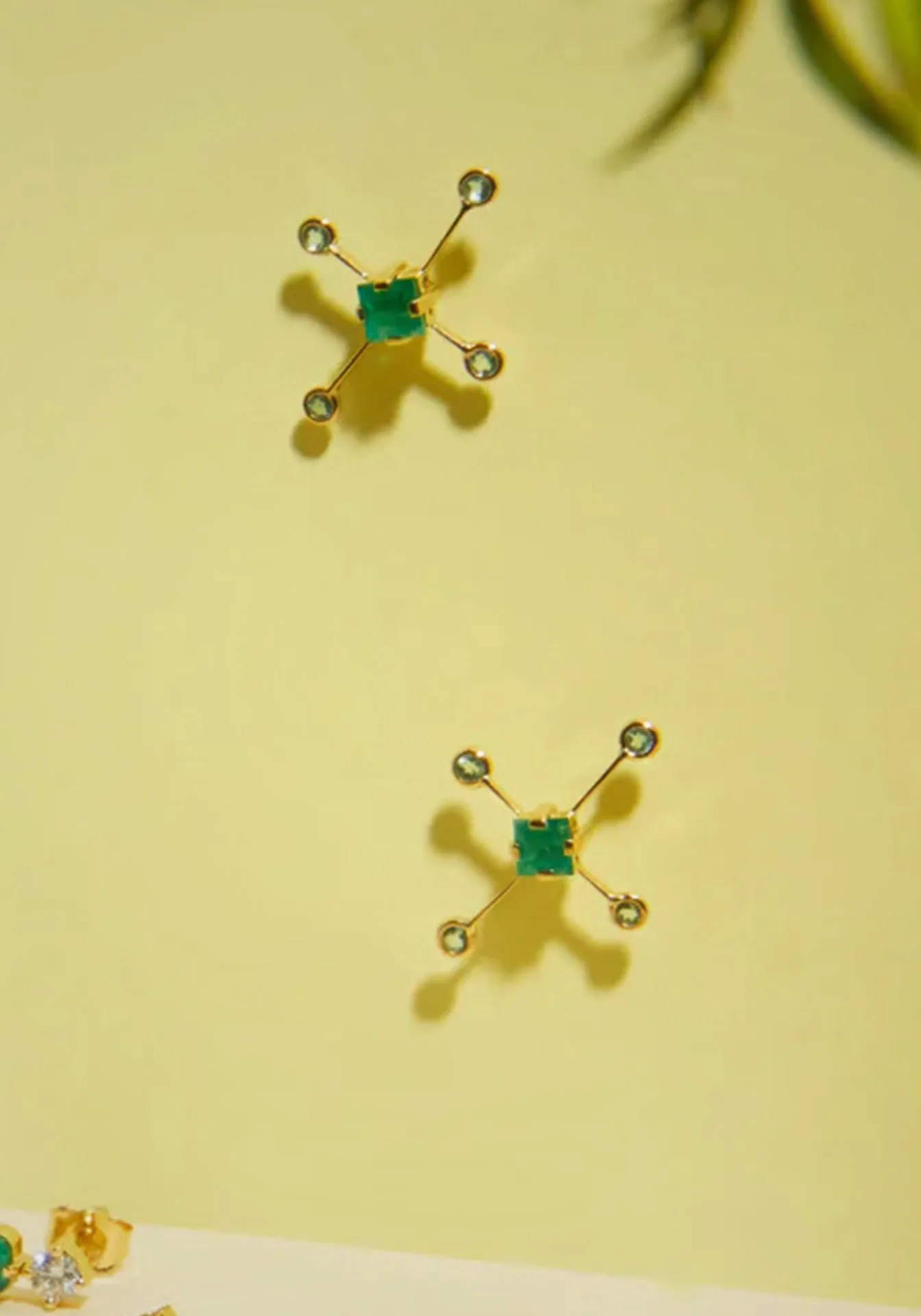 Supernova, 18K Yellow Gold, Emerald   Apatite Earrings